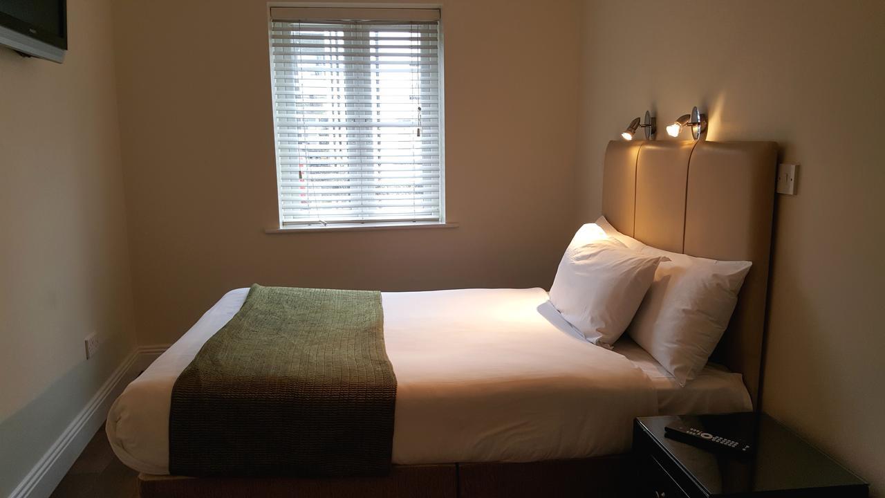 St Bridget'S Apartments 戈尔韦 外观 照片